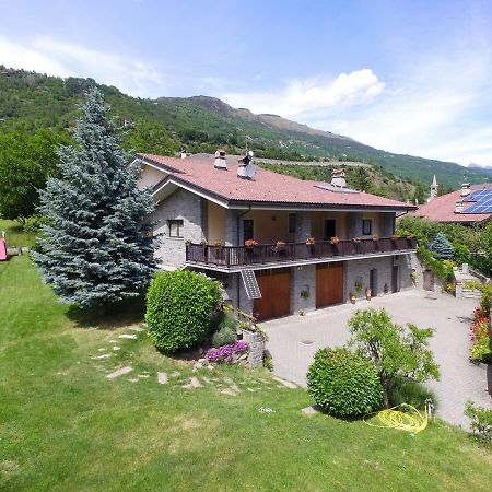 Bed and Breakfast Le Joli Rosier Nus Exterior foto