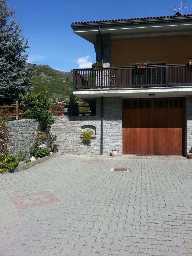 Bed and Breakfast Le Joli Rosier Nus Exterior foto