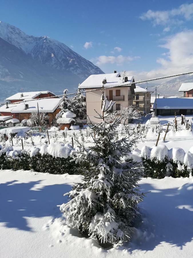 Bed and Breakfast Le Joli Rosier Nus Exterior foto