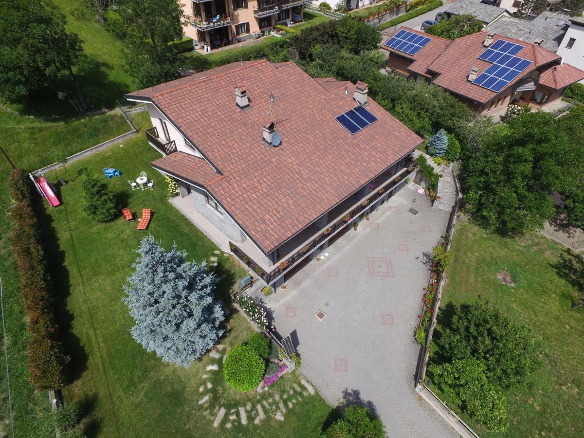 Bed and Breakfast Le Joli Rosier Nus Exterior foto